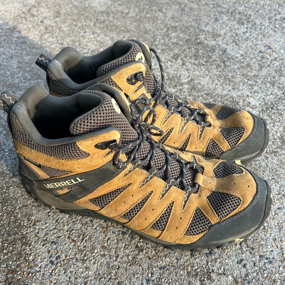 Merrell Men's Accentor Moab Mid Brown and Black Hiking Boots